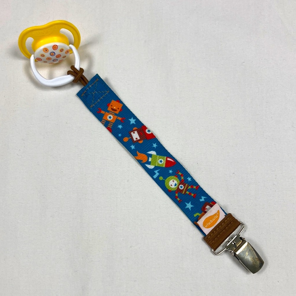 Ulubulu space and robot themed pacifier clip